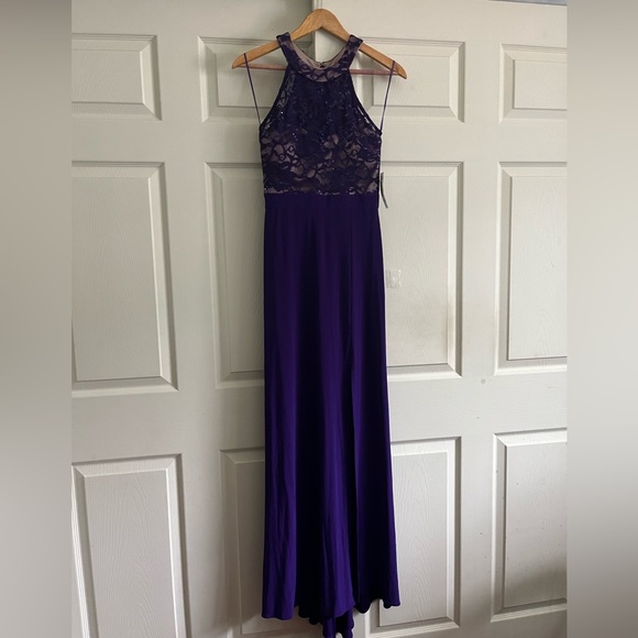 Purple, laced, floor length prom dress. - Picture 3 of 4